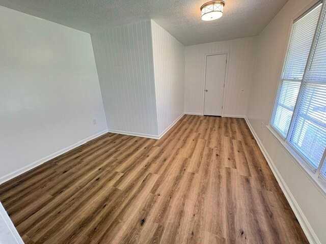 857 Queensbury Dr - Photo 3 of 21