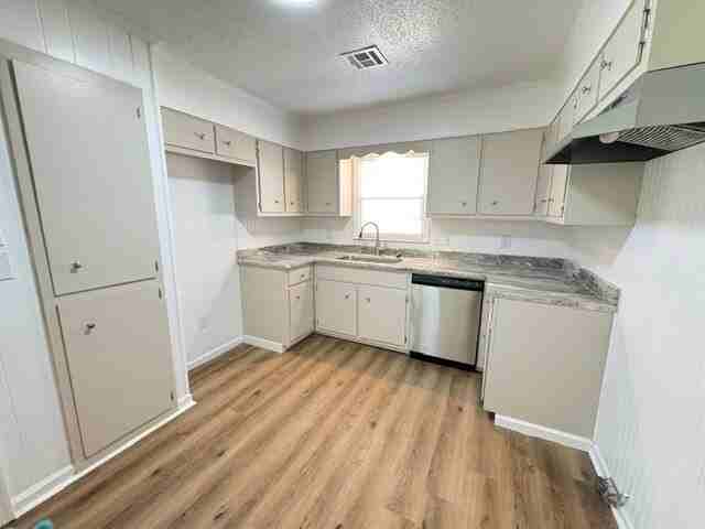 857 Queensbury Dr - Photo 5 of 21