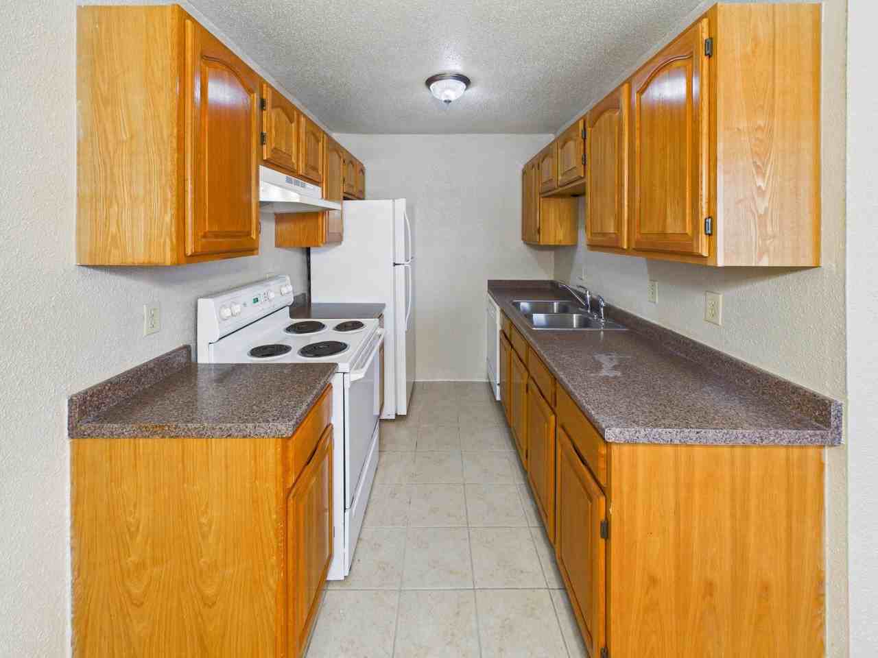 1505 Oakdale Cir #D - Photo 6 of 10