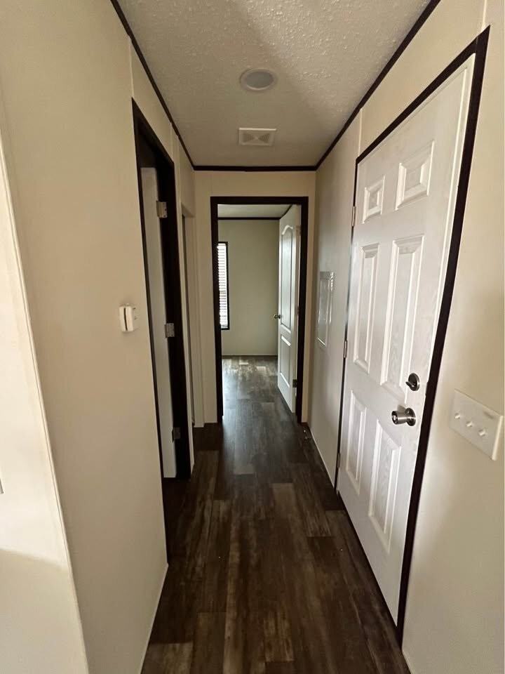 25214 Gratiot Ave - Photo 2 of 10