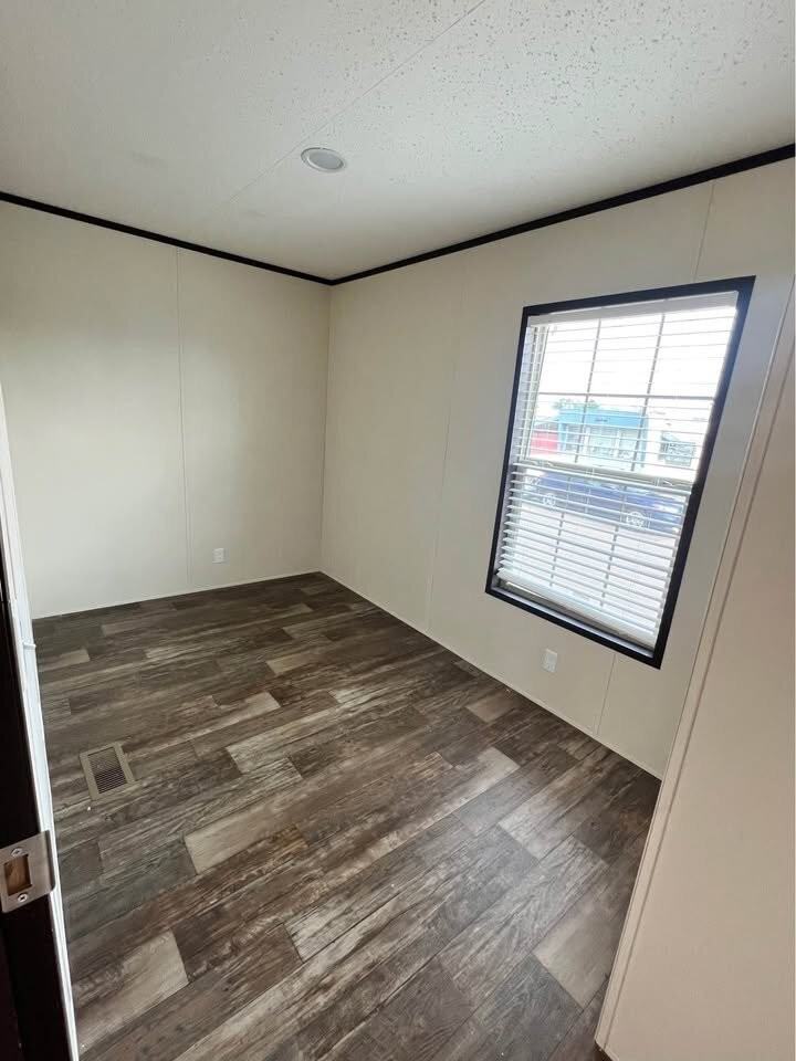25214 Gratiot Ave - Photo 4 of 10