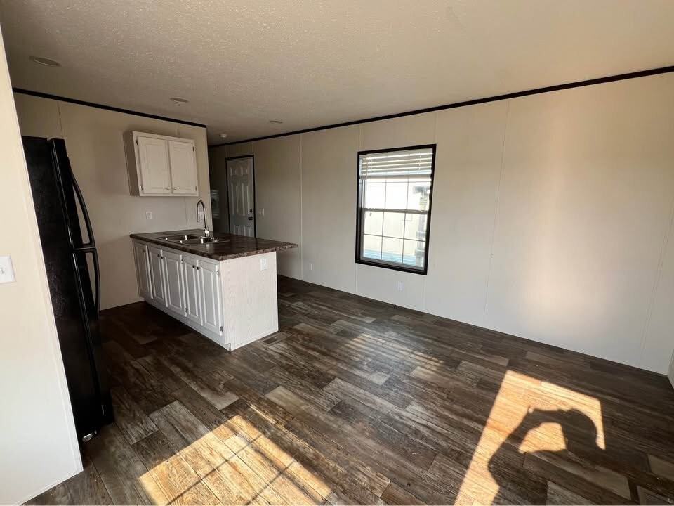 25214 Gratiot Ave - Photo 5 of 10