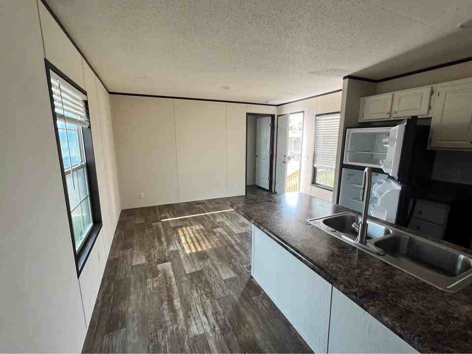 25214 Gratiot Ave - Photo 6 of 10