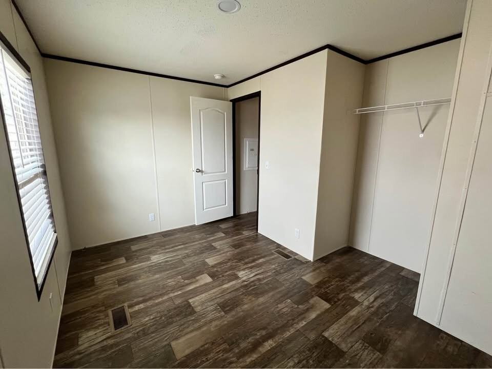 25214 Gratiot Ave - Photo 7 of 10