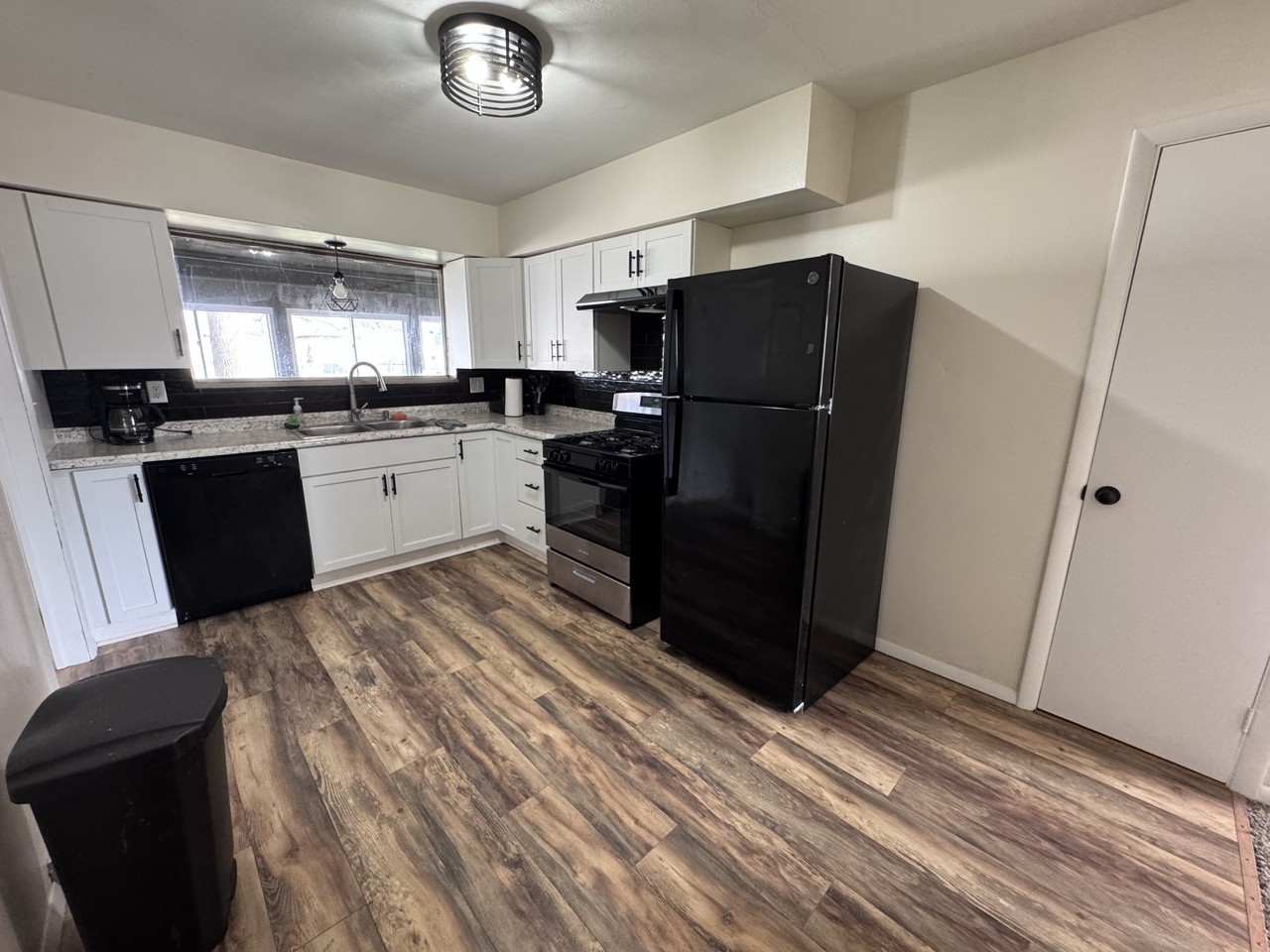 320 Magnolia Dr - Photo 4 of 10