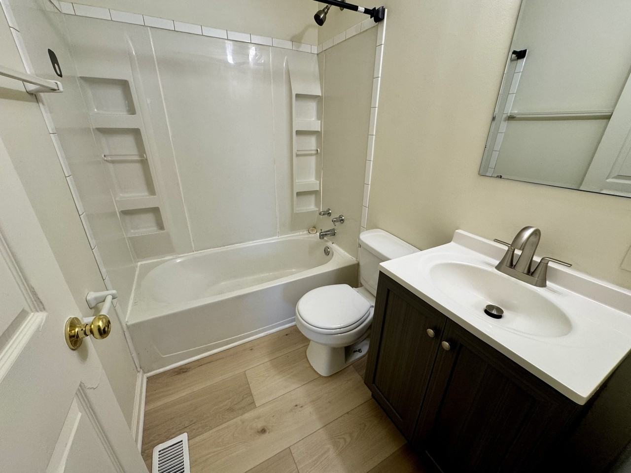 708 Maumee Dr - Photo 4 of 7