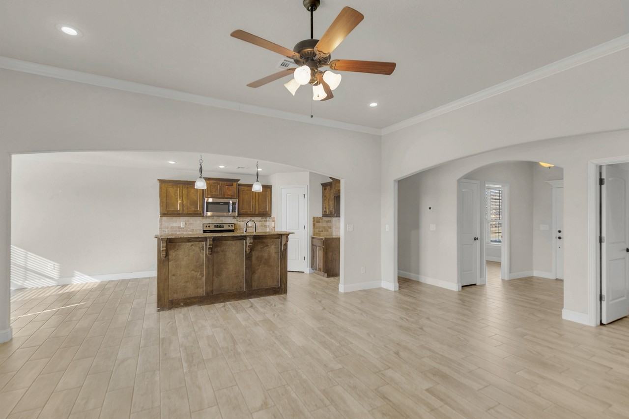 1101 Chattie Dr - Photo 5 of 26