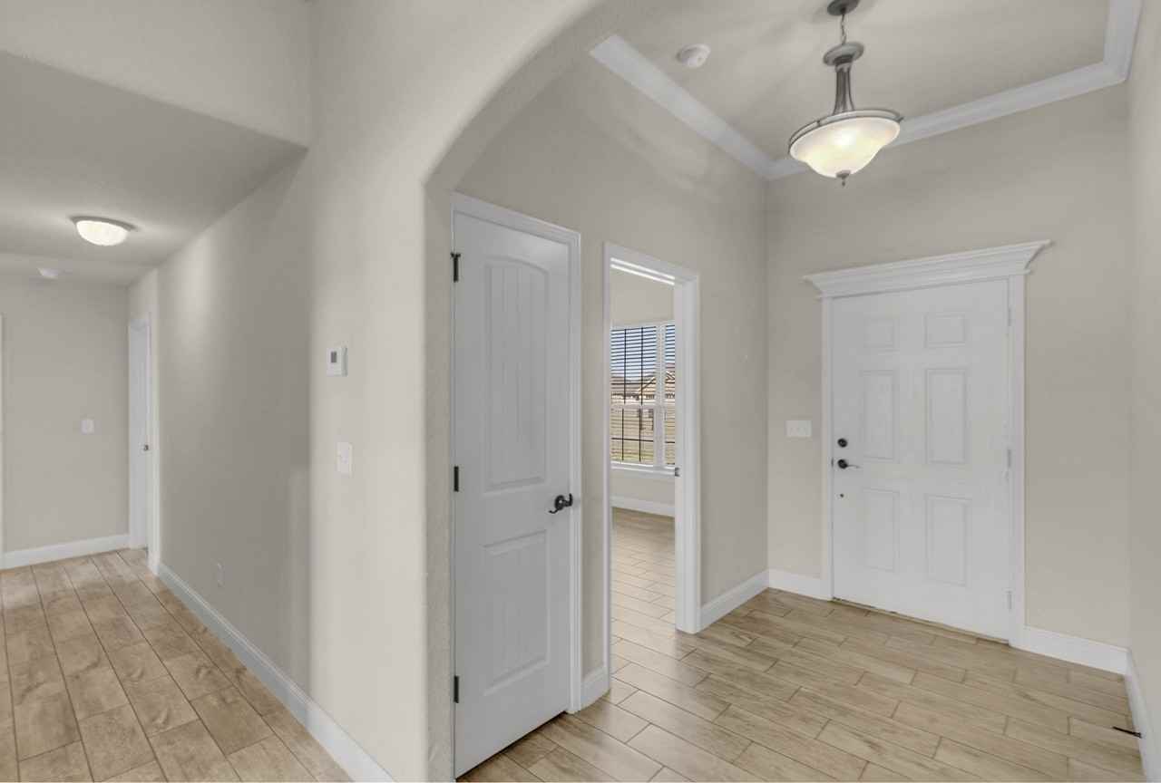 1101 Chattie Dr - Photo 3 of 26
