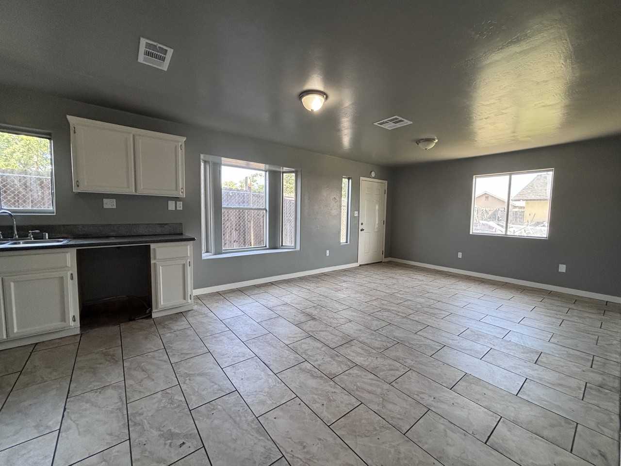 326 Beardsley Ave #2 - Photo 4 of 23