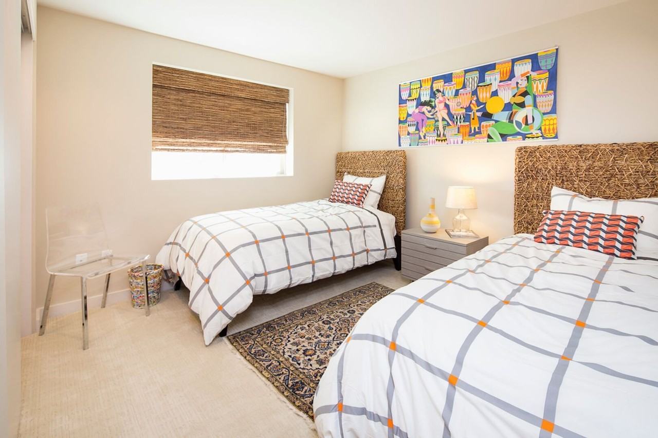 3302 Ocean Dr - Photo 4 of 31