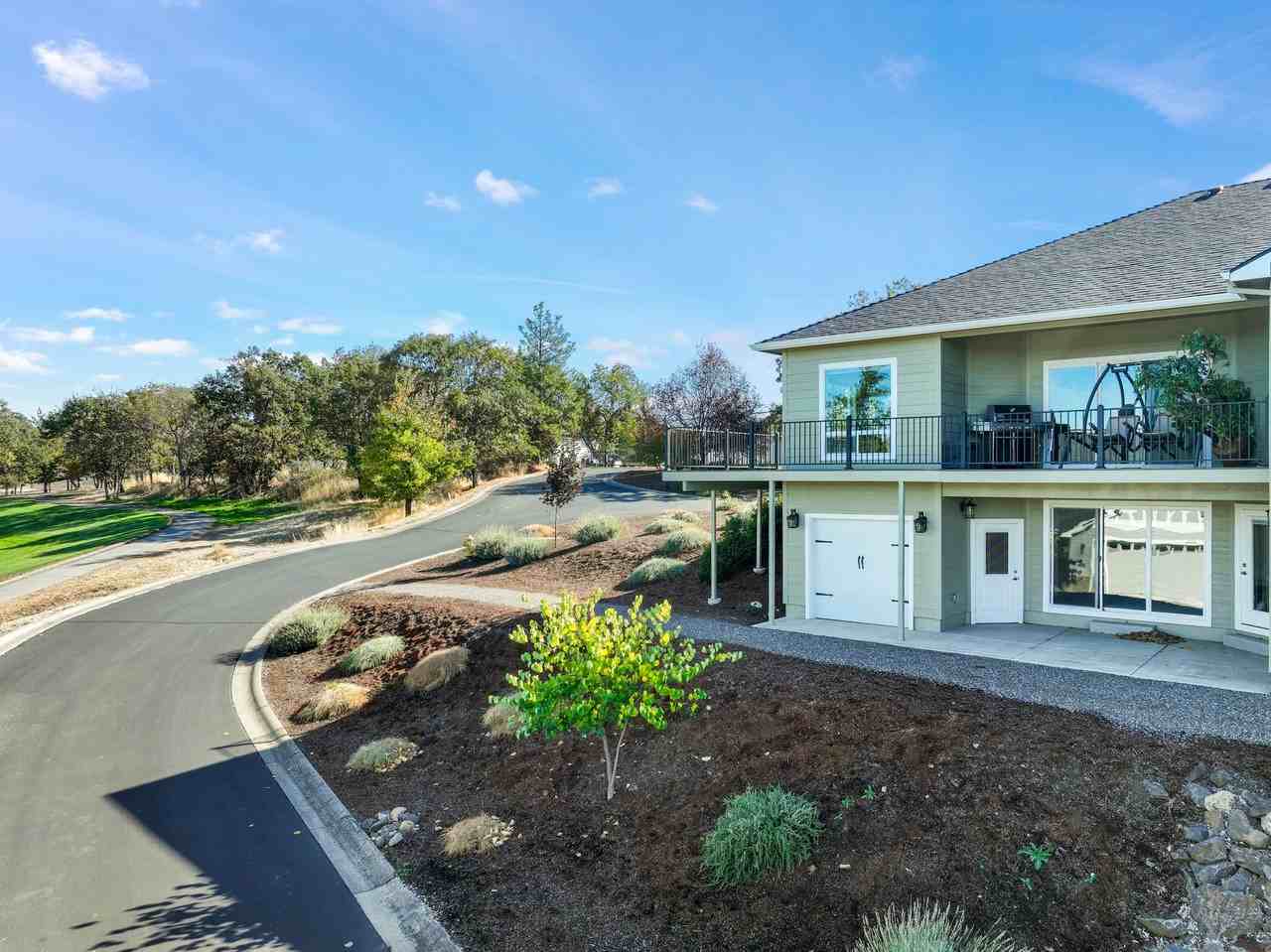 221 Skyhawk Dr - Photo 7 of 43