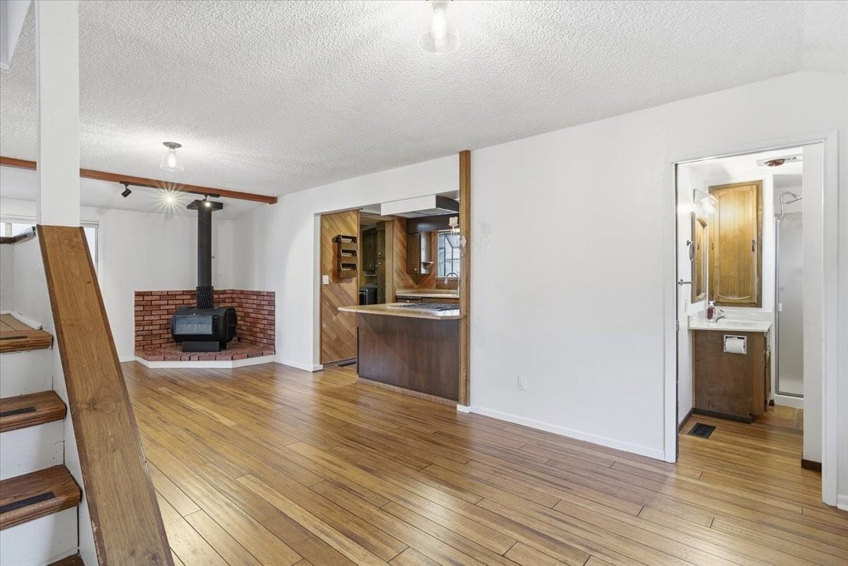 173 Helman St - Photo 7 of 30