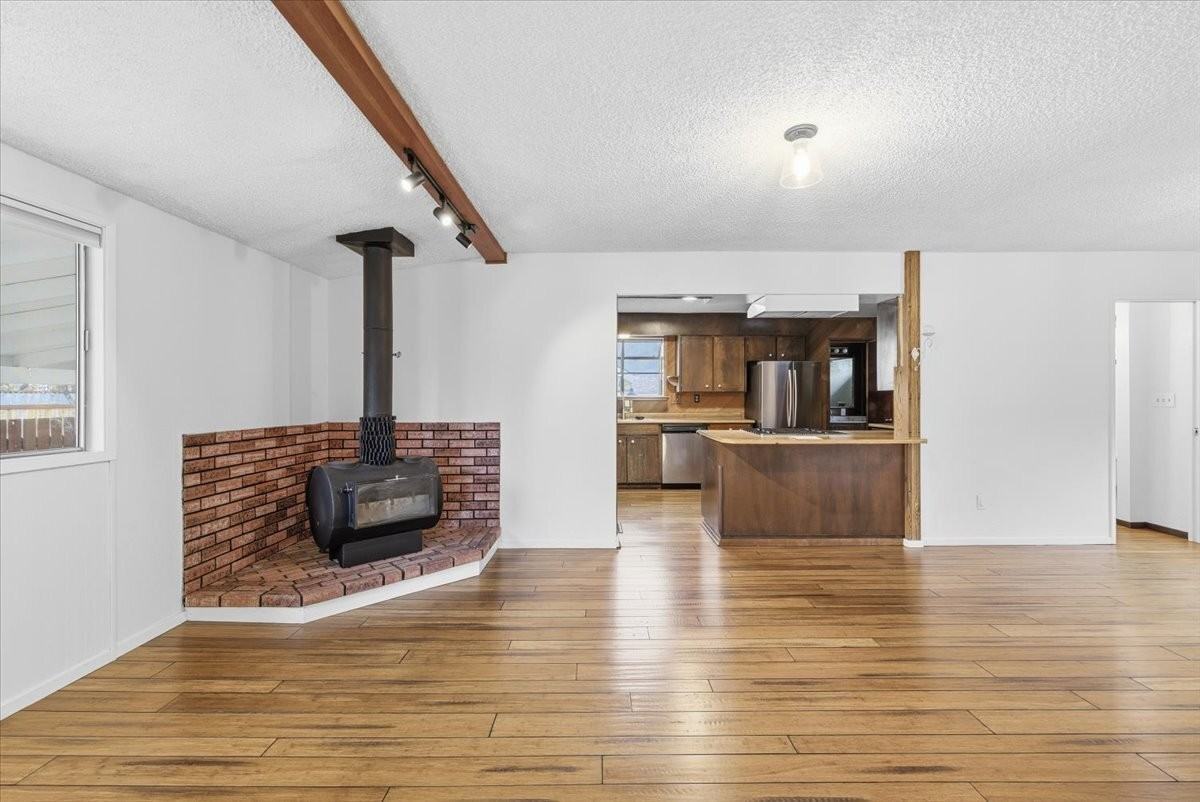 173 Helman St - Photo 5 of 30