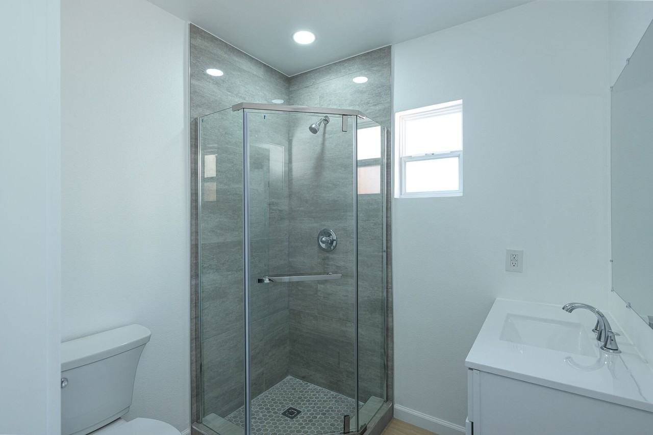 3630 S F St #2 - Photo 5 of 17