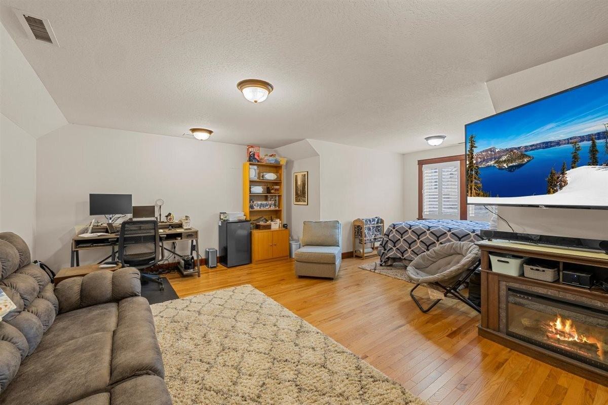 69 Greenmoor Dr - Photo 7 of 39