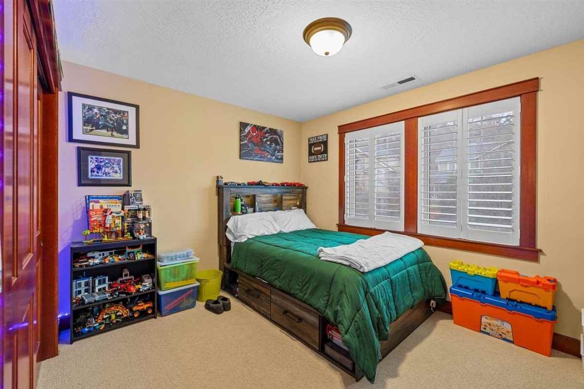 69 Greenmoor Dr - Photo 2 of 39