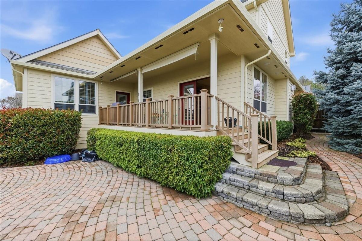 69 Greenmoor Dr - Photo 6 of 39