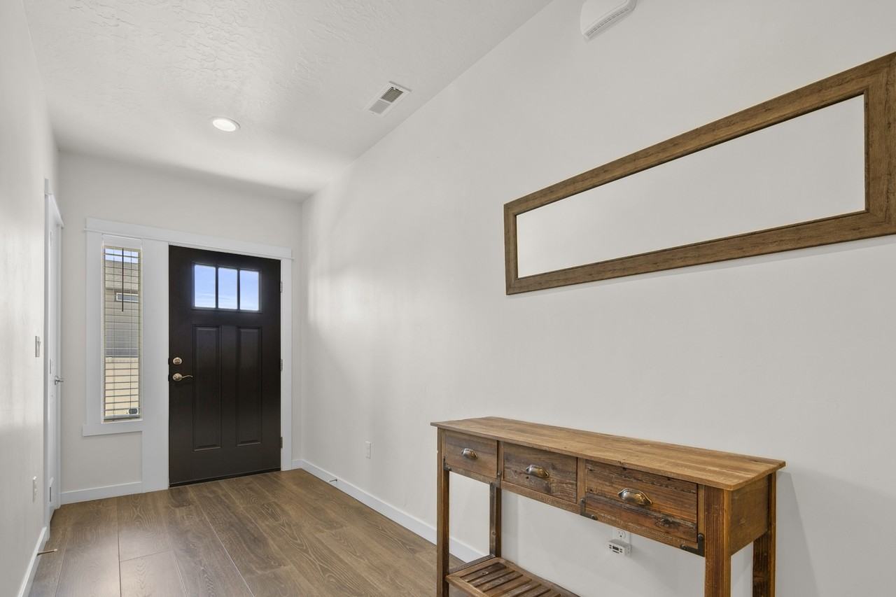 6218 W Los Flores Dr - Photo 5 of 24