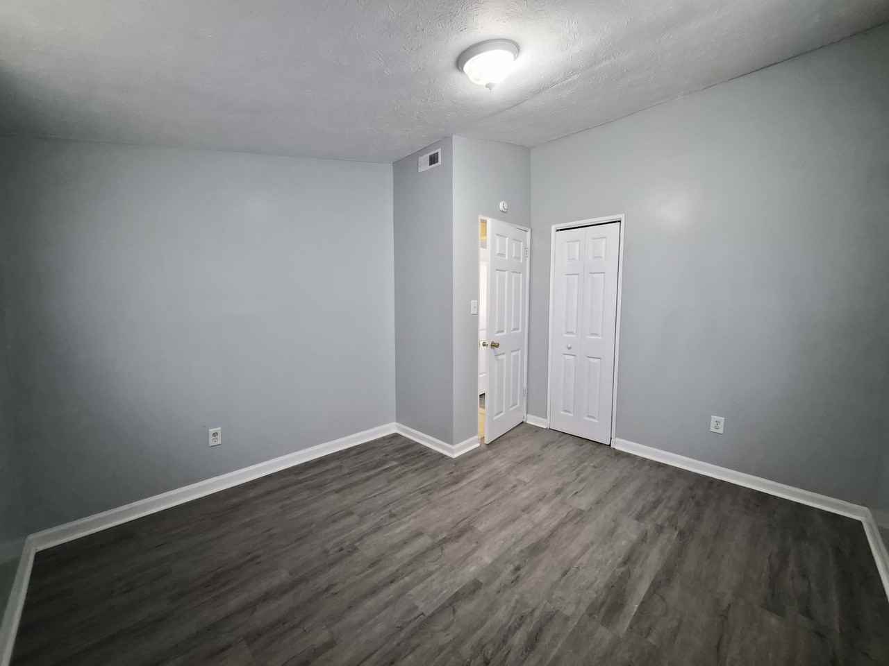 4709 Ribble Rd - Photo 4 of 16