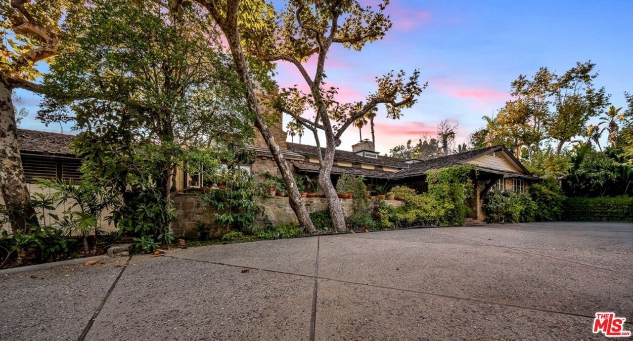 829 N Whittier Dr