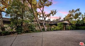 829 N Whittier Dr - Photo 1 of 1
