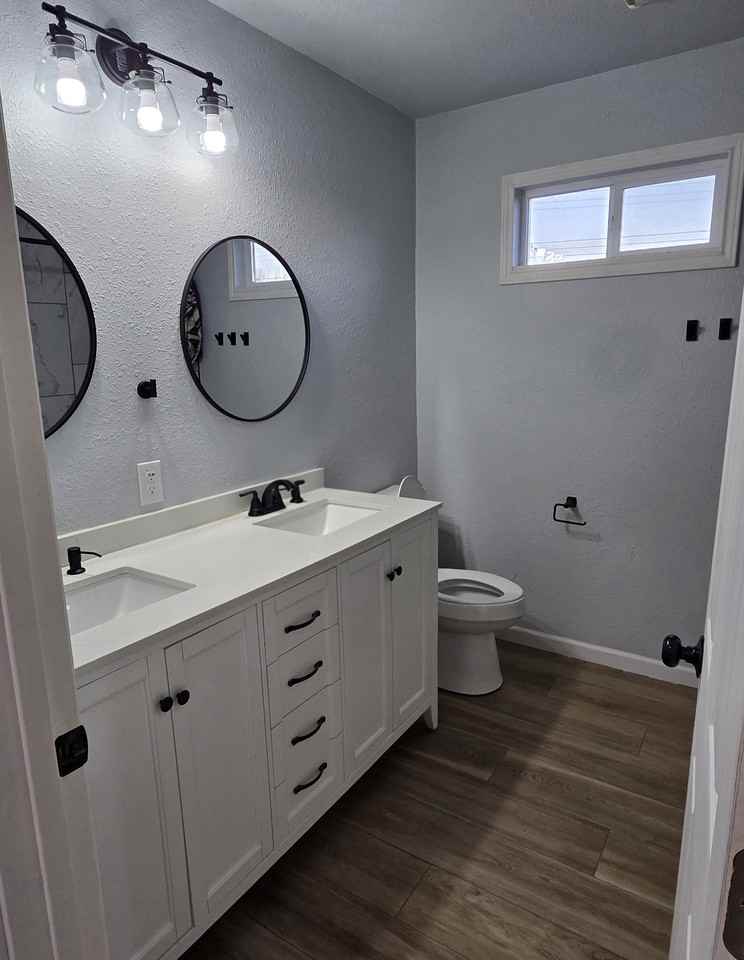 2001 N Lincoln Ave - Photo 6 of 14