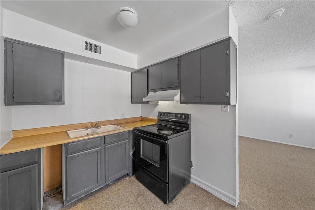 521 S Maryland Pkwy Apt A16 #A16 - Photo 6 of 14