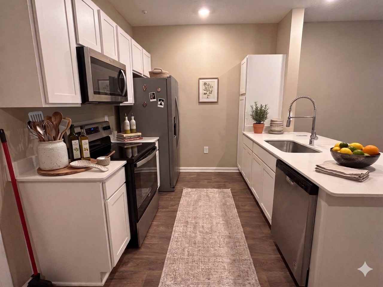 903 Rivertree Pl - Photo 2 of 25