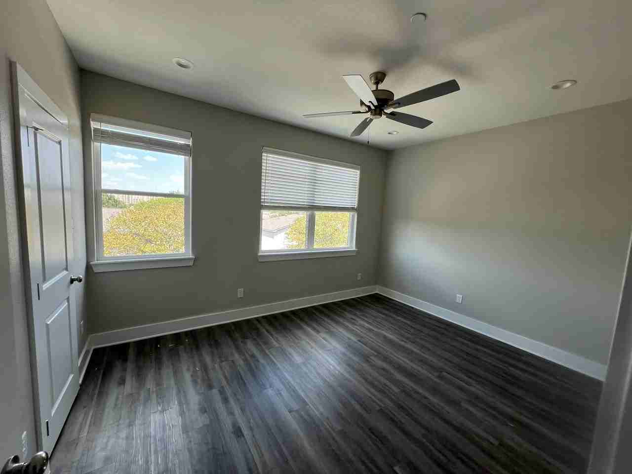 308 Grove St - Photo 7 of 20