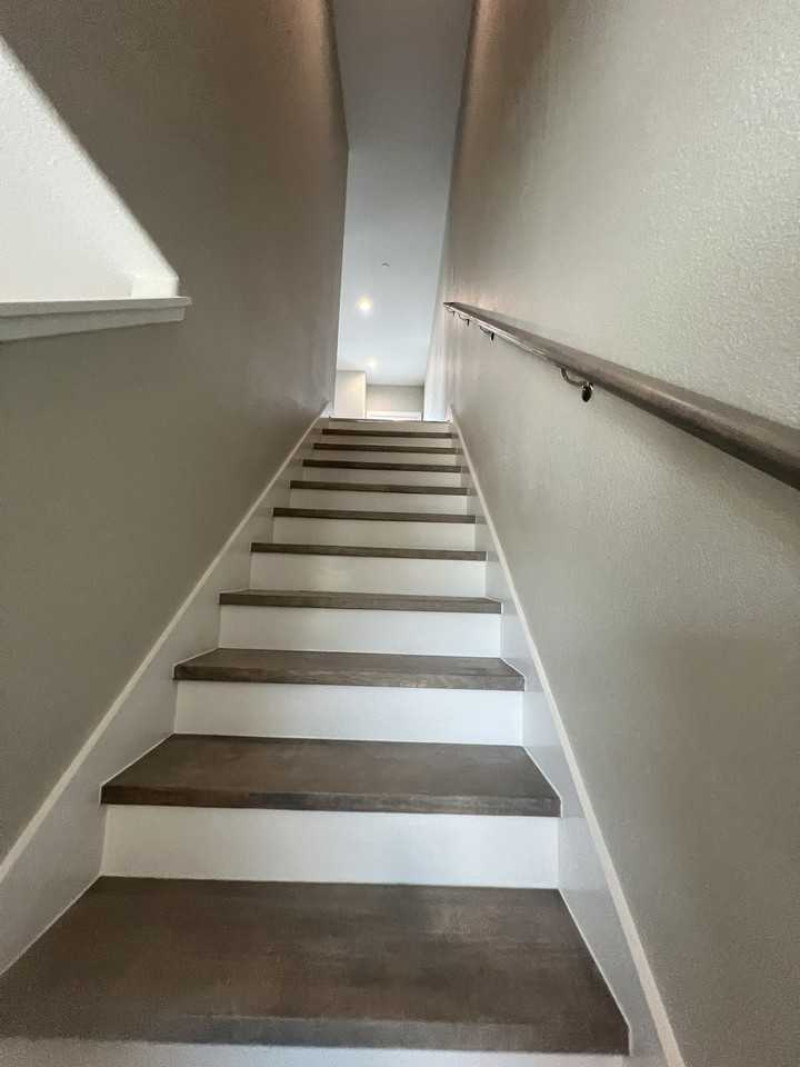 308 Grove St - Photo 4 of 20