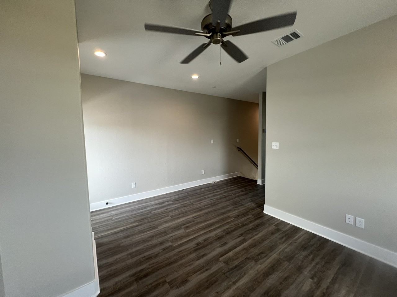 308 Grove St - Photo 5 of 20