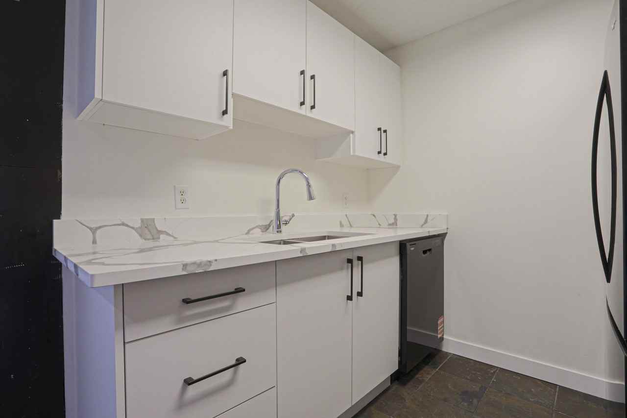 14903 92 Ave Nw - Photo 4 of 30