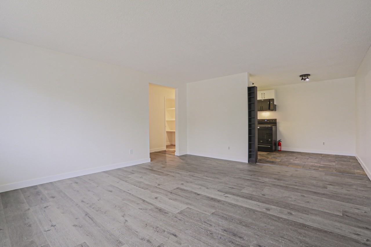 14903 92 Ave Nw - Photo 7 of 30