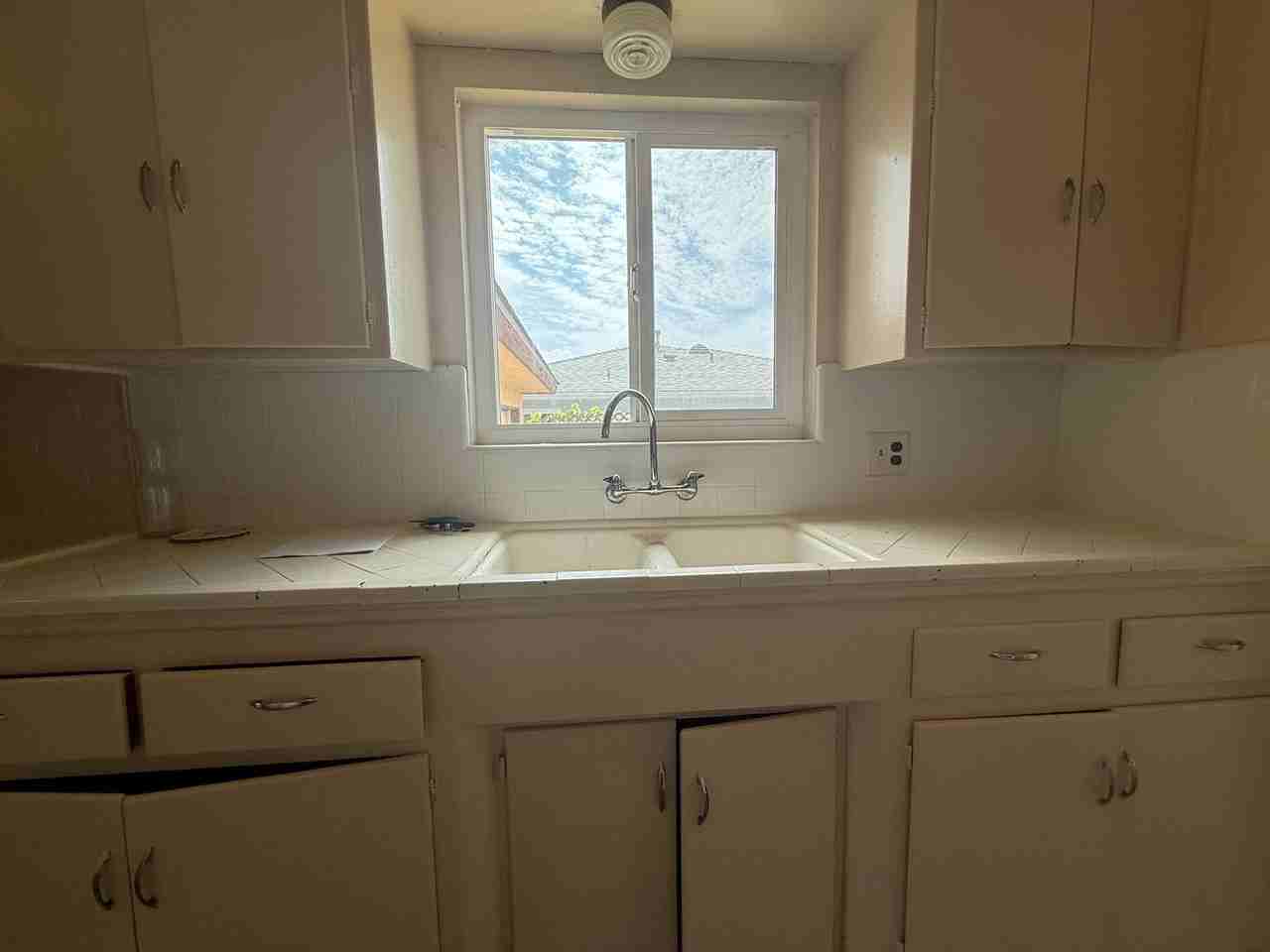 779 Corvina St - Photo 4 of 27