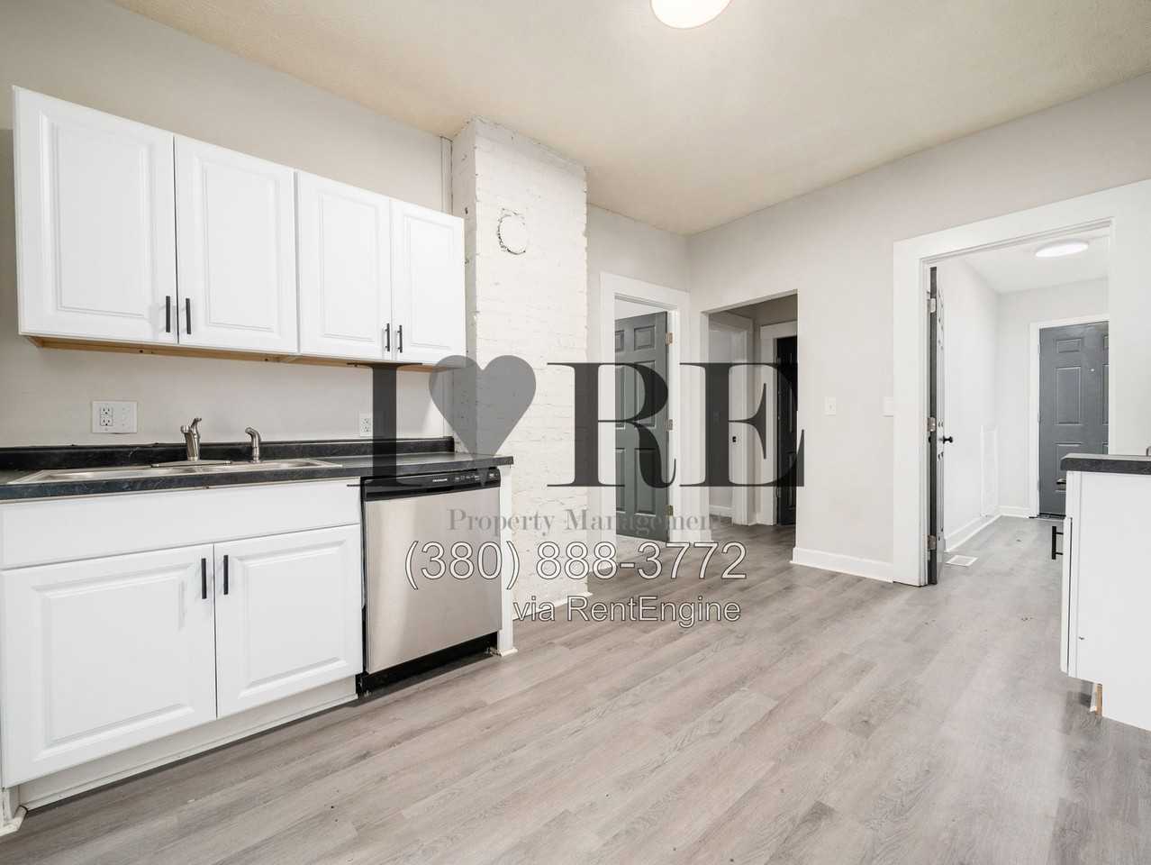 878 Sullivant Ave - Photo 7 of 9