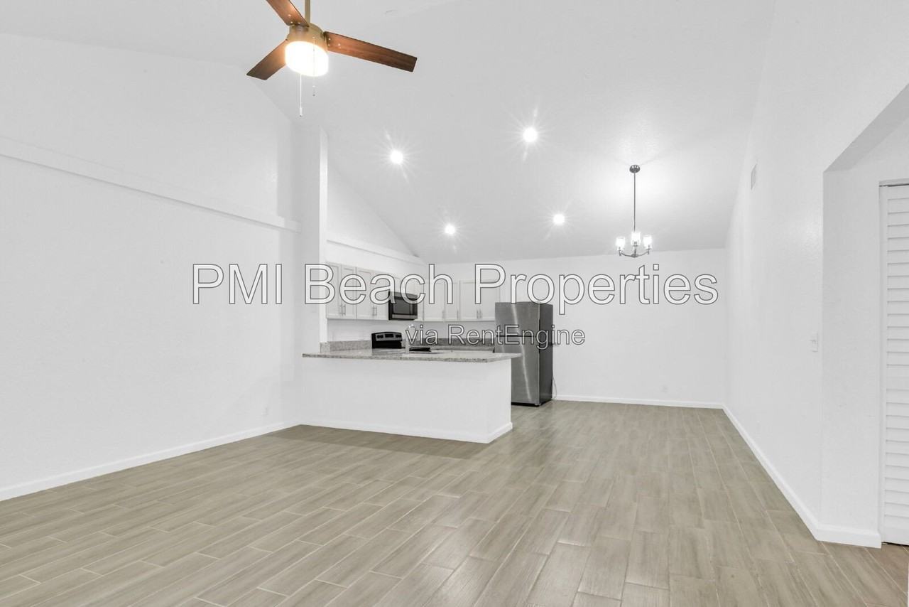13978 Folkestone Cir - Photo 2 of 13