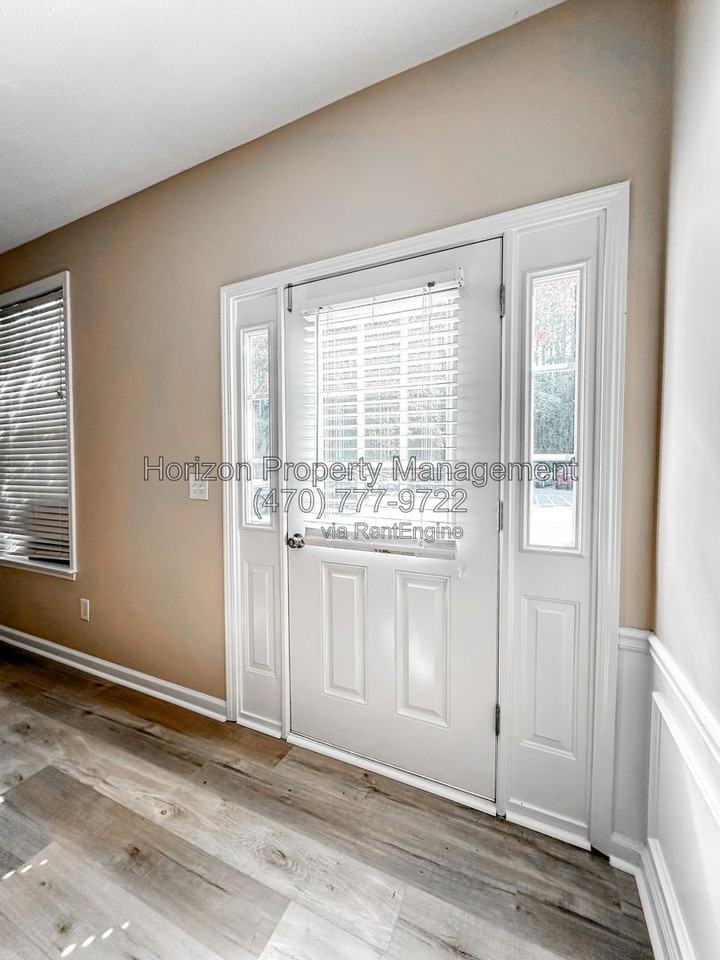 243 Riverstone Commons Cir - Photo 3 of 27