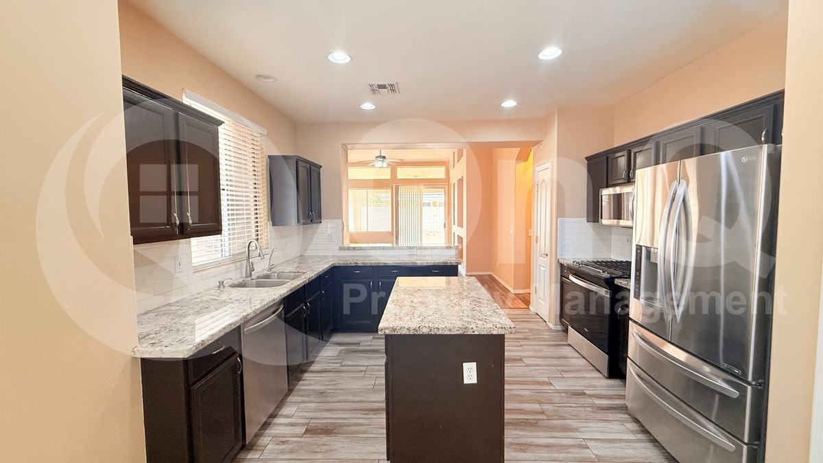 7062 W Pontiac Dr - Photo 2 of 24
