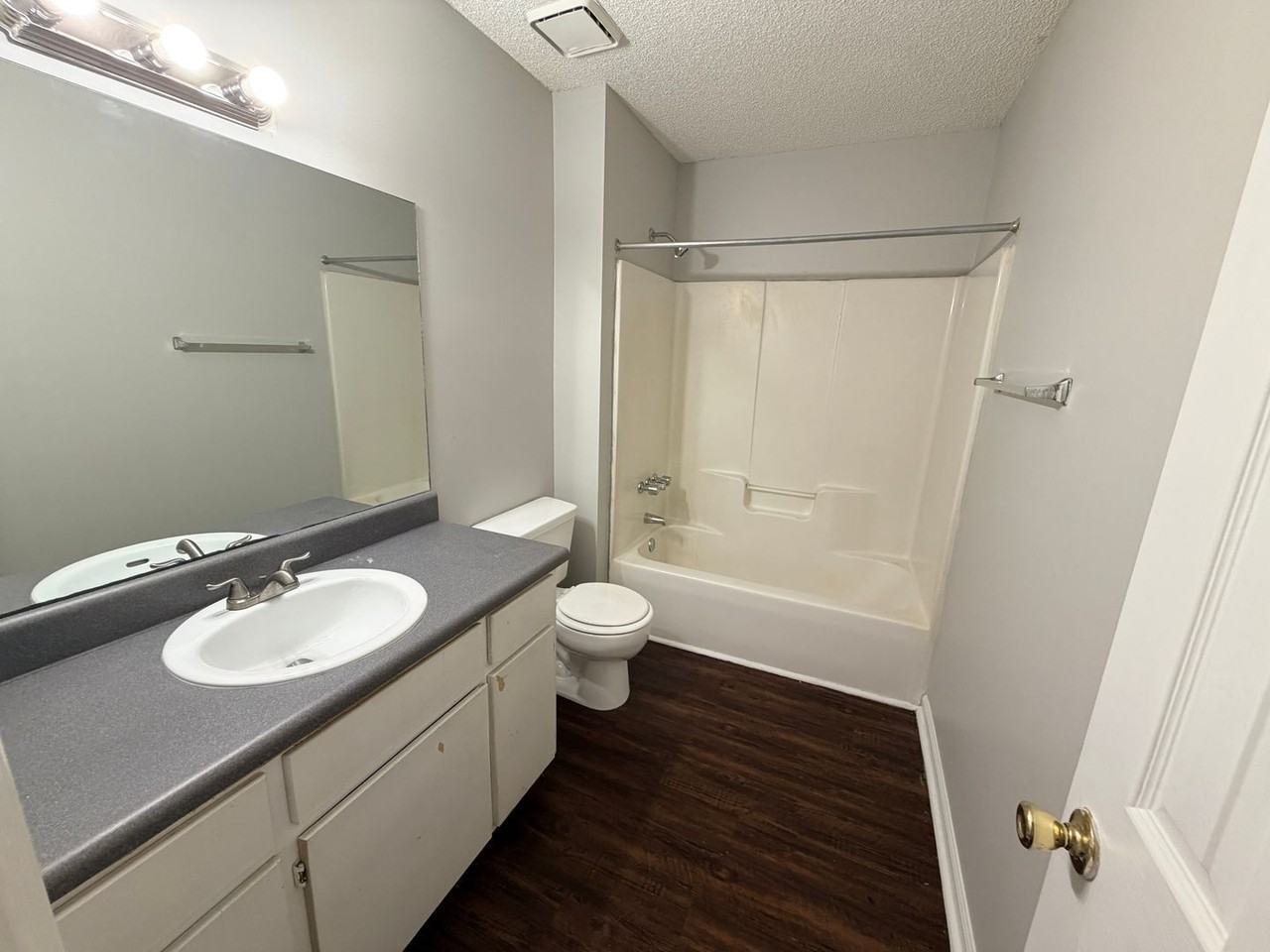 415 S Hagan Bridge Rd #F11 - Photo 6 of 11