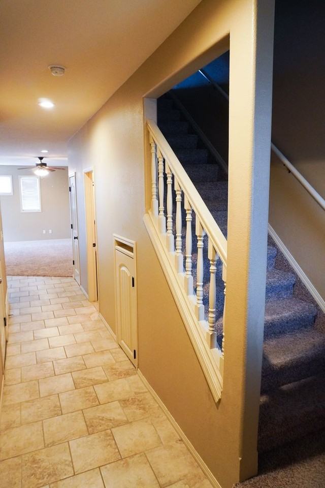 1568 S Goebel St - Photo 2 of 15