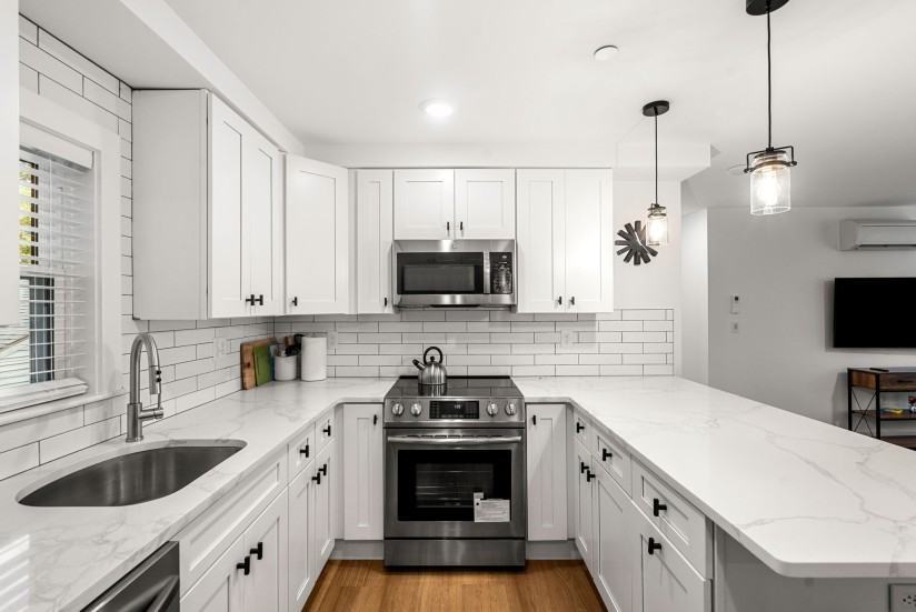 1 Bed / 1 Bath Apartment in Mission Hill - Photo 4 of 20