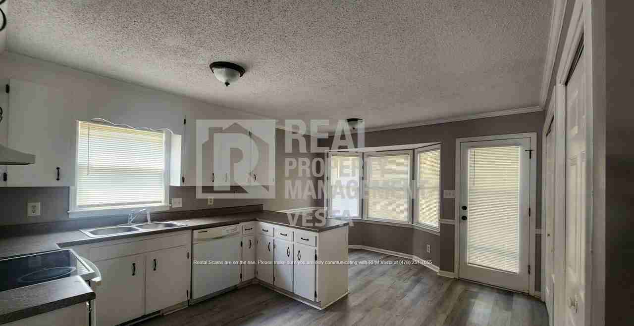 160 N Springs Ct - Photo 6 of 19