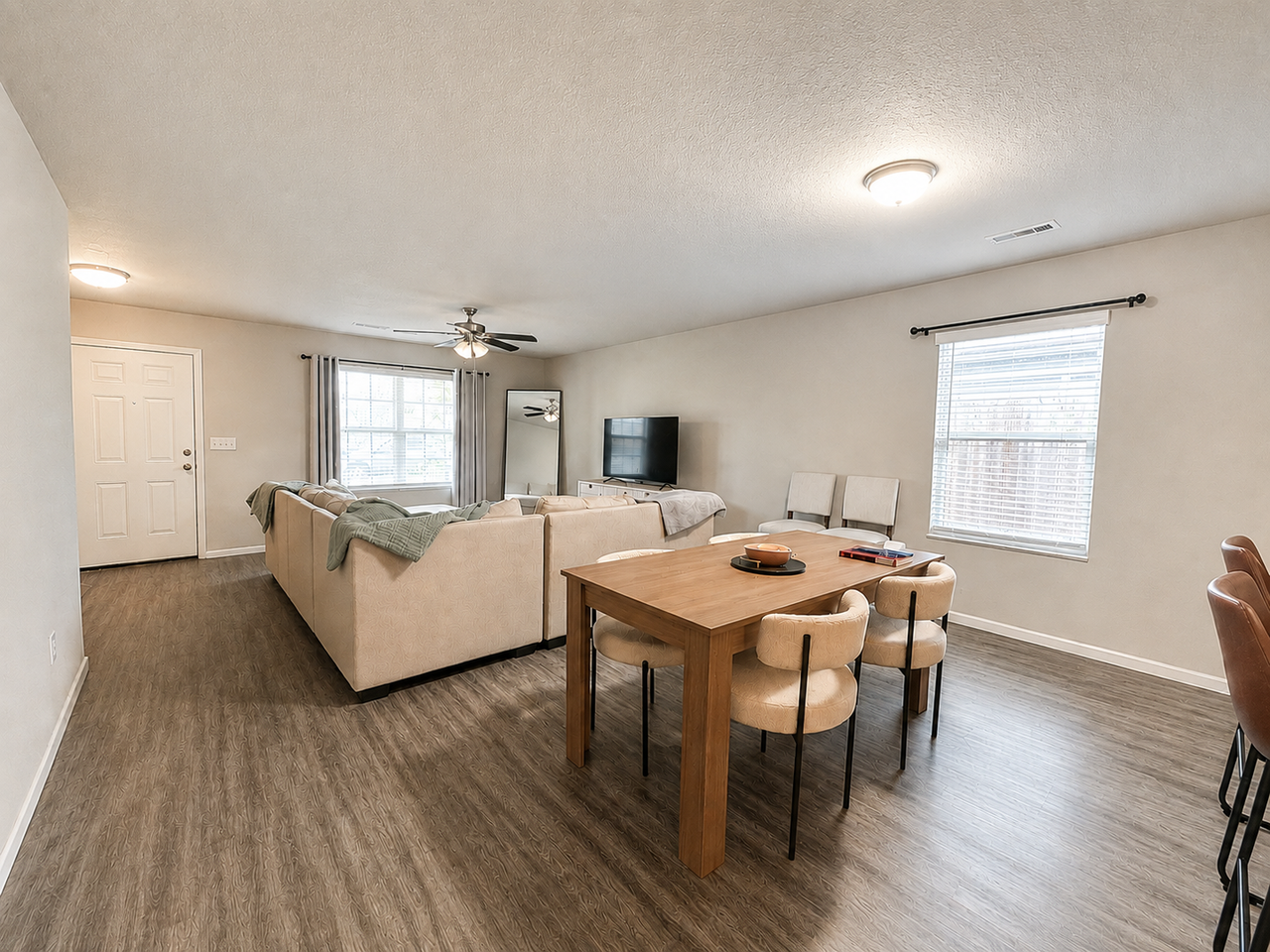 1324 S Morningside Dr - Photo 5 of 26