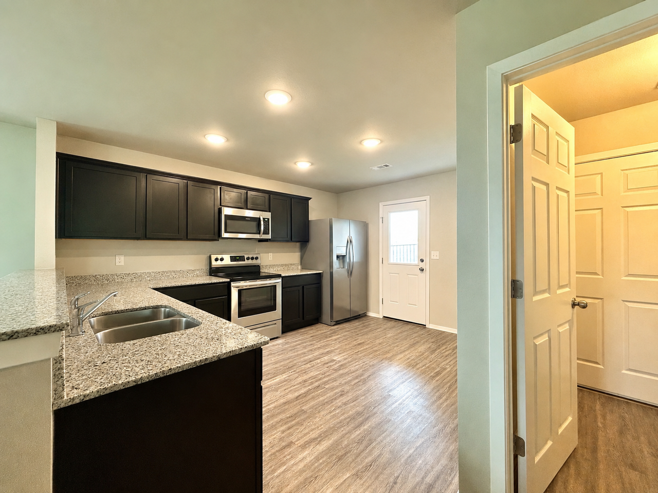 1324 S Morningside Dr - Photo 6 of 26