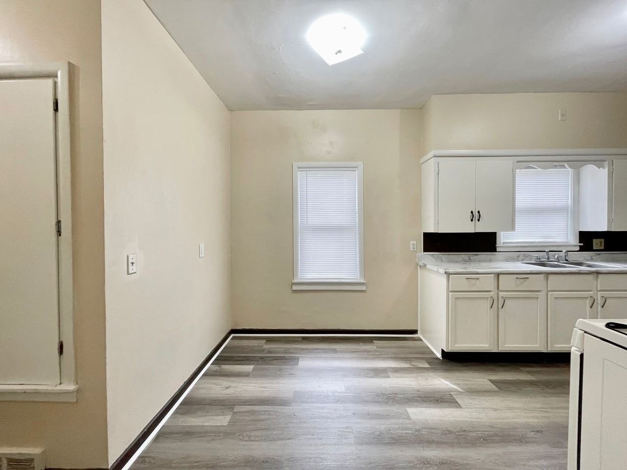 441 White Ave #3 - Photo 3 of 12