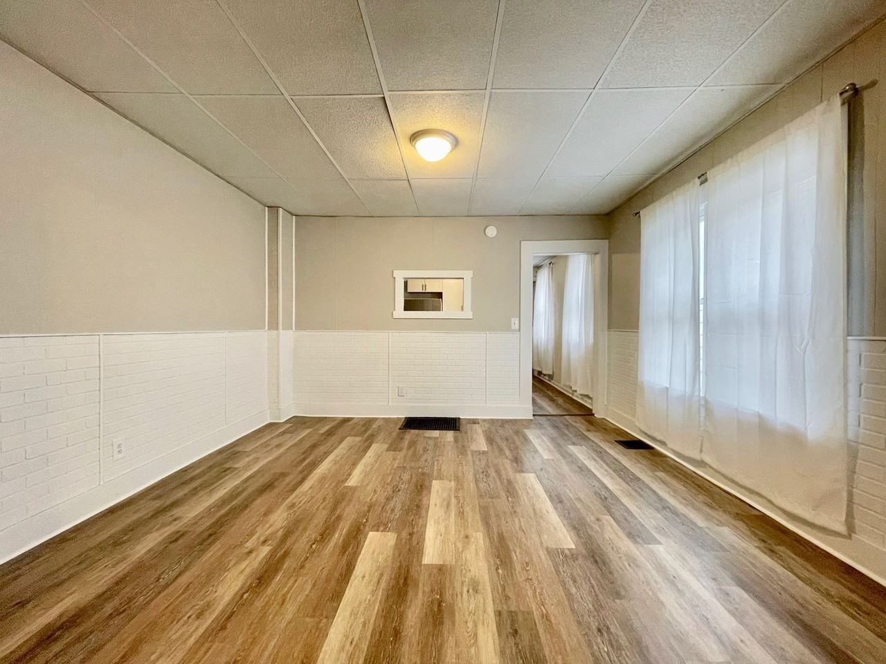 836 W Grand Ave #836 - Photo 4 of 14