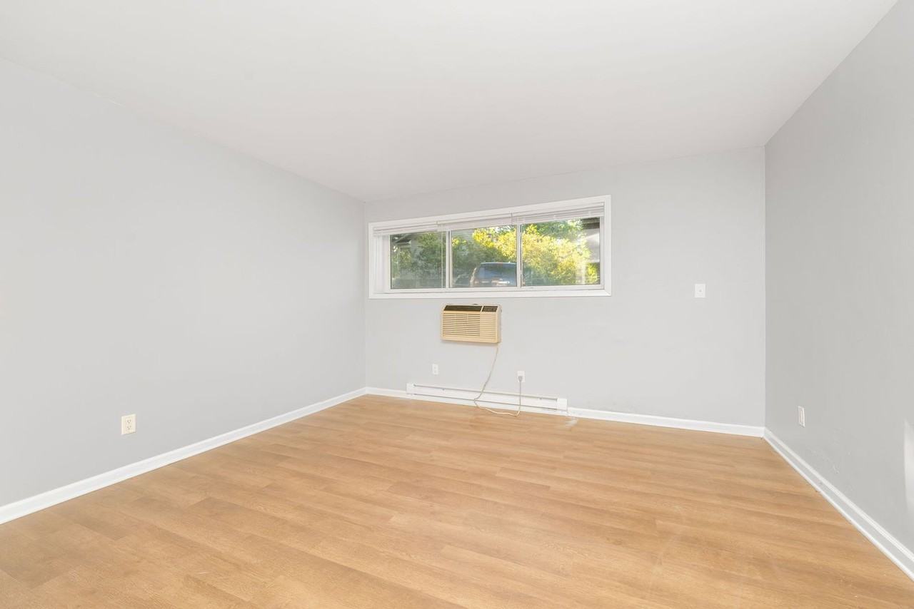1832 Winton Ave #202 - Photo 6 of 14