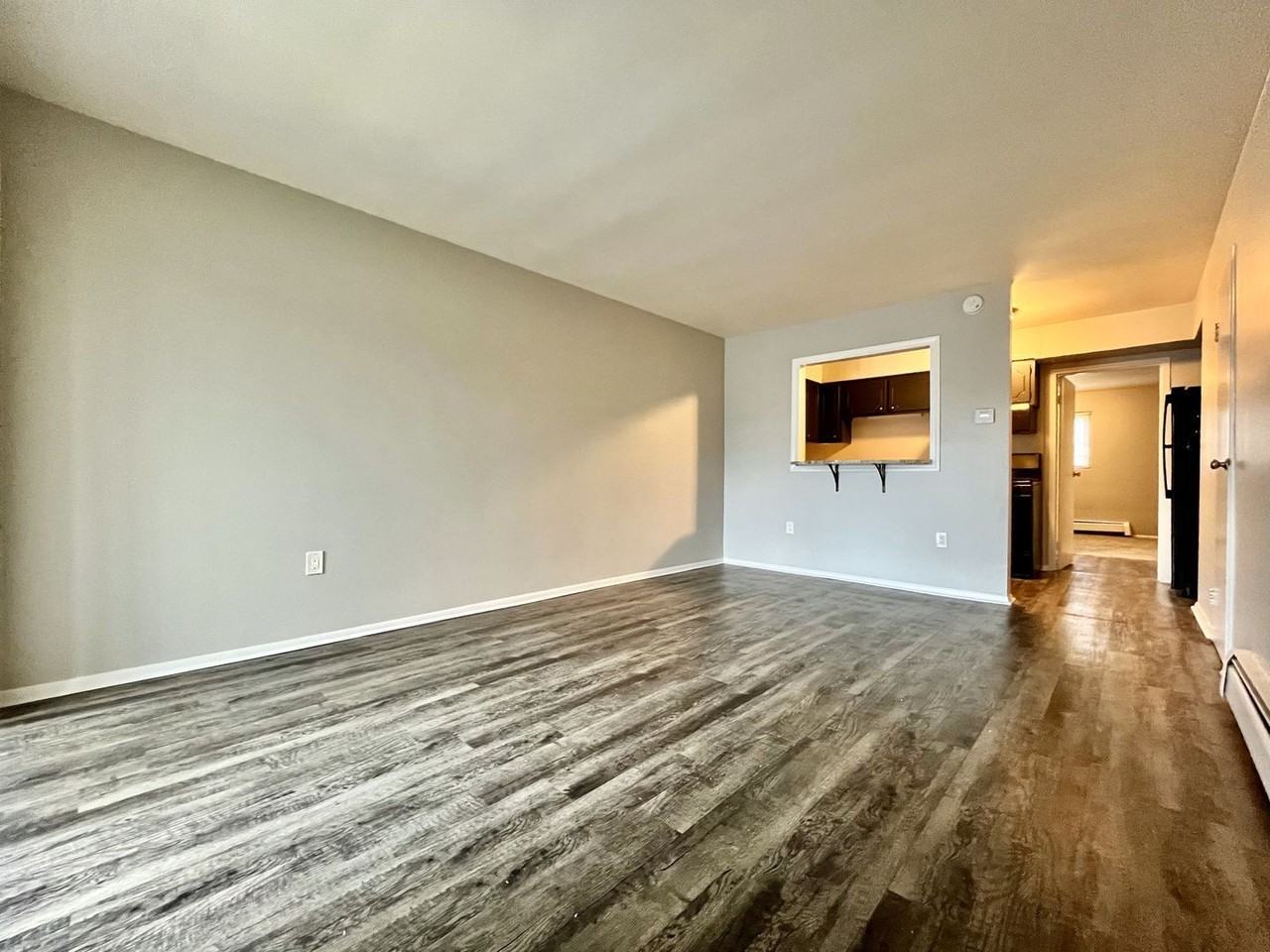508 Woodridge St Ne #19 - Photo 2 of 11