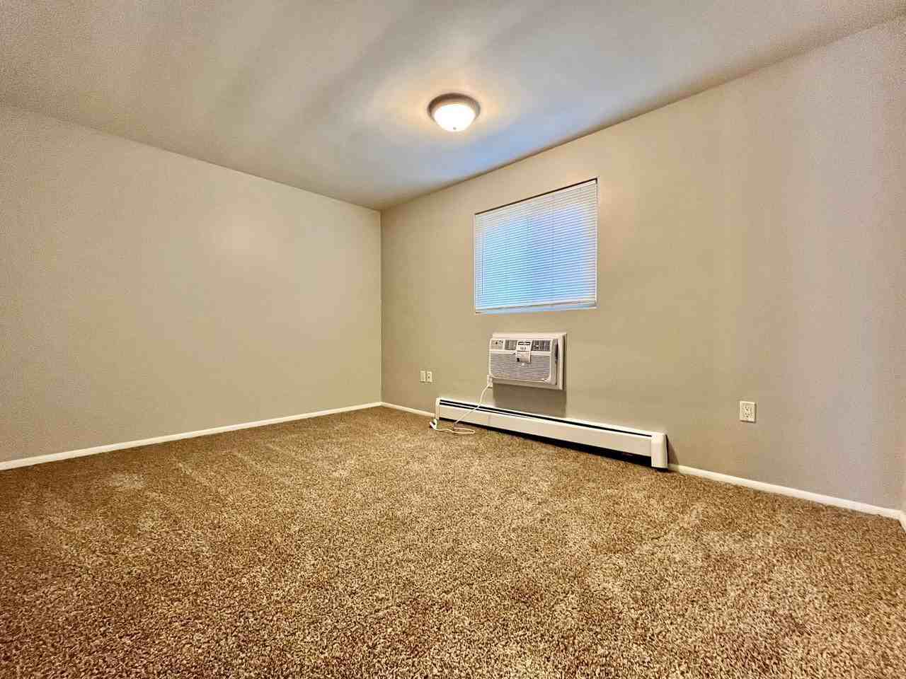 508 Woodridge St Ne #19 - Photo 7 of 11