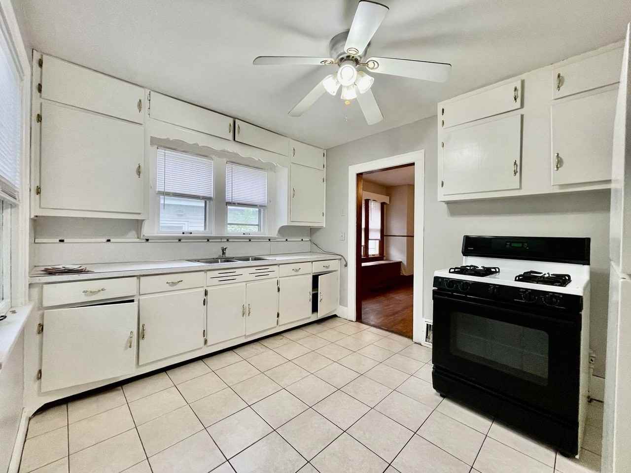 839 W Larch Ave #1 - Photo 7 of 18